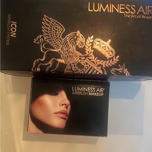 Luminess Airbrush System with Makeup Kit - Black and Gold